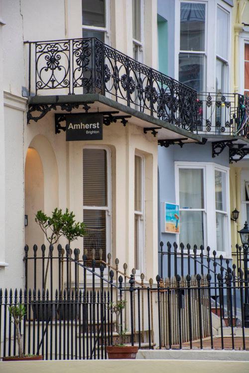 Amherst Brighton Luaran gambar