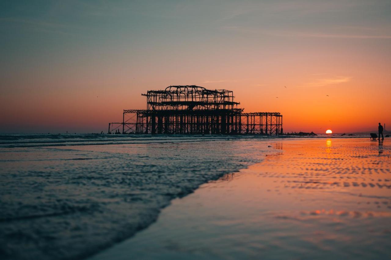 Amherst Brighton Luaran gambar