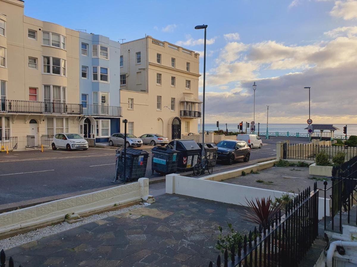 Amherst Brighton Luaran gambar