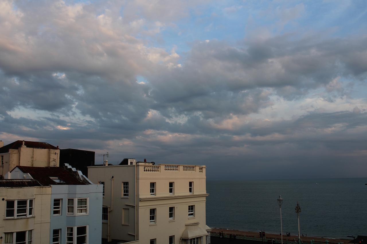 Amherst Brighton Luaran gambar