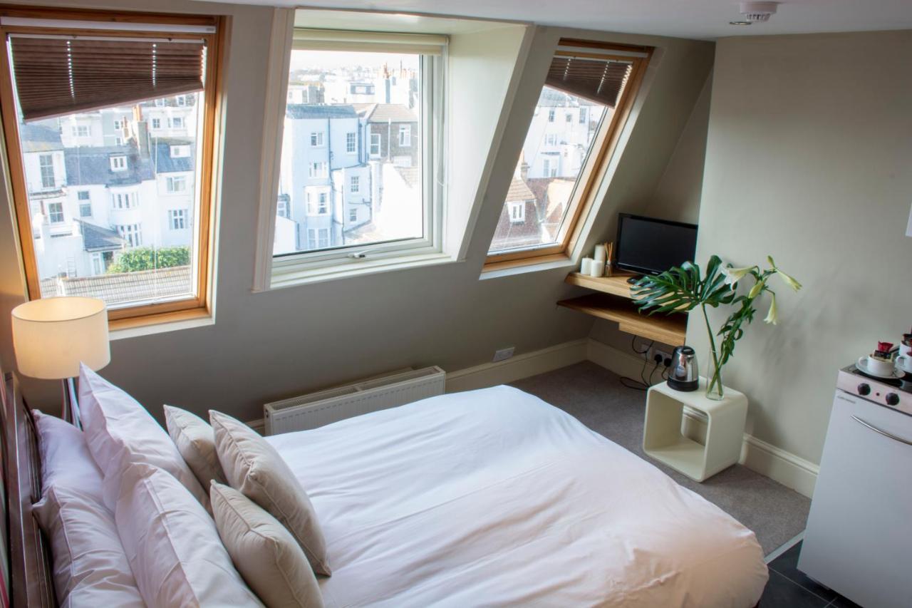 Amherst Brighton Luaran gambar